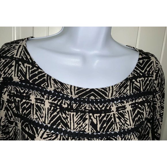 Lucky Brand Hatch Print Top Blouse Women’s Sz MEDIUM Black Ivory Crochet Trim - Picture 3 of 11